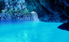青の洞窟　水面